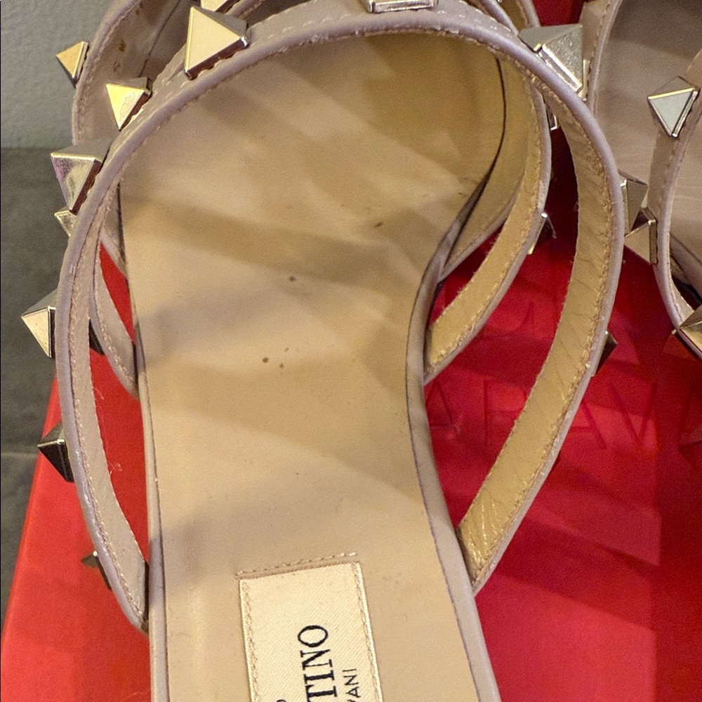 🖤 Authentic Valentino Rockstud Caged Patent Leather Flat Mules Black/Poudre 🖤 - Picture 6 of 15